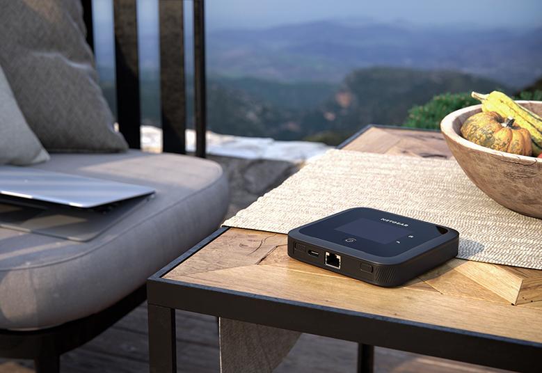 5G WiFi 6 Mobile Router (MR5200) Nighthawk M5 5G WiFi 6 Mobile Router