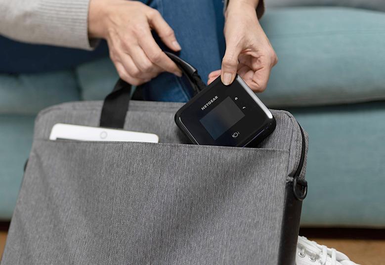 5G WiFi 6 Mobile Router (MR5200) Nighthawk M5 5G WiFi 6 Mobile Router