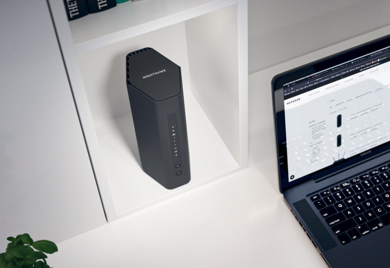 Nighthawk (RS200) 雙頻 BE6500 WiFi 7 路由器